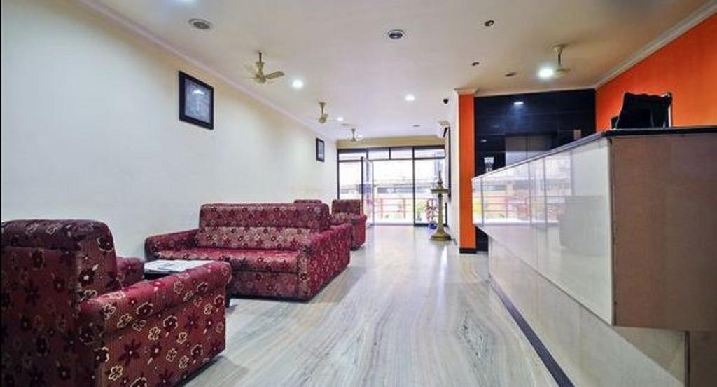 โรงแรมสรินิวัส Kochi ภายนอก รูปภาพ